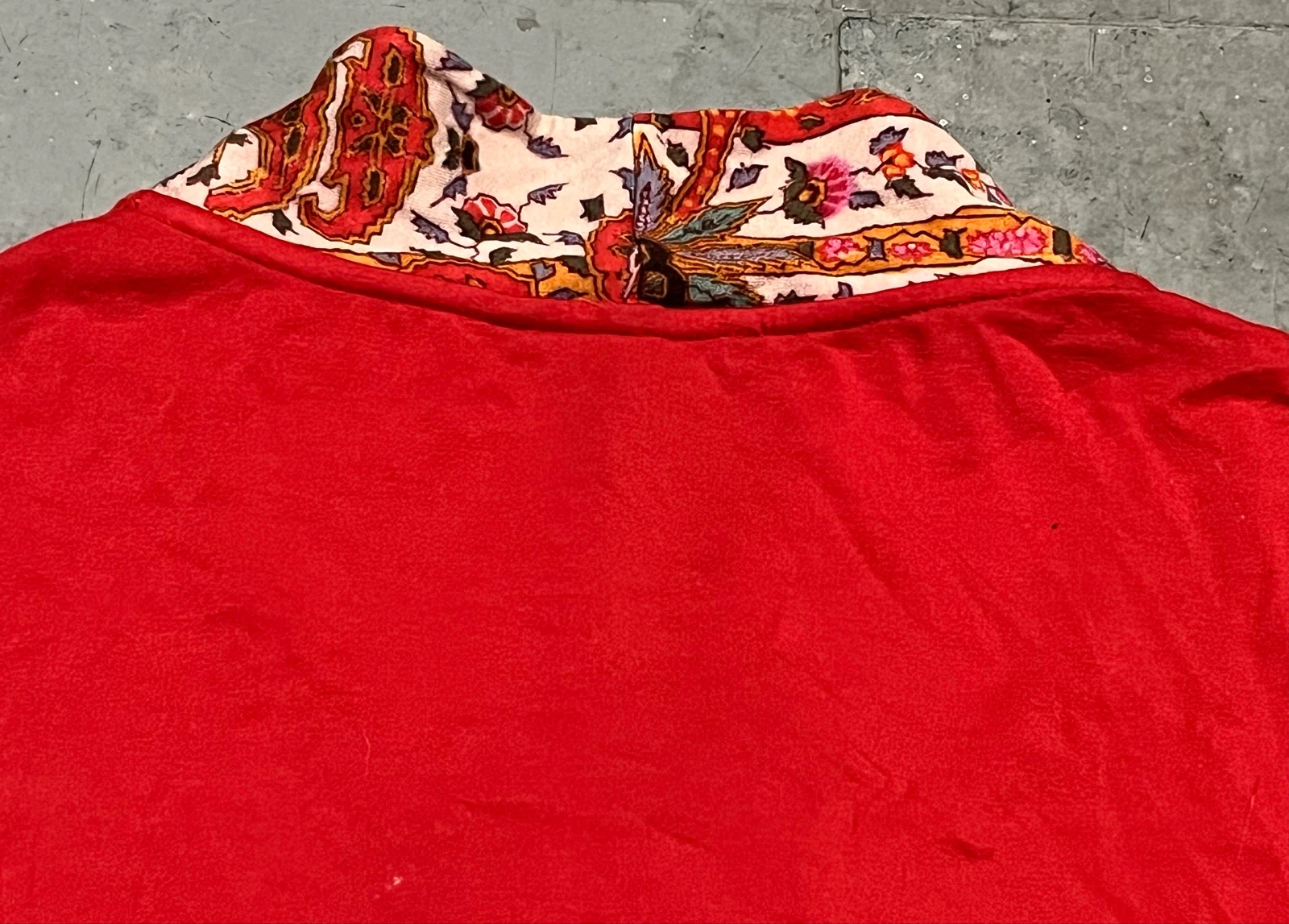 Rode bedrukte asymmetrische T-shirt – photo 13